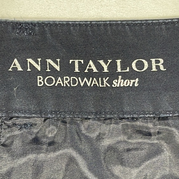 Ann Taylor womens navy blue Boardwalk Short flat front 10" Bermuda - size 4 - Picture 4 of 10